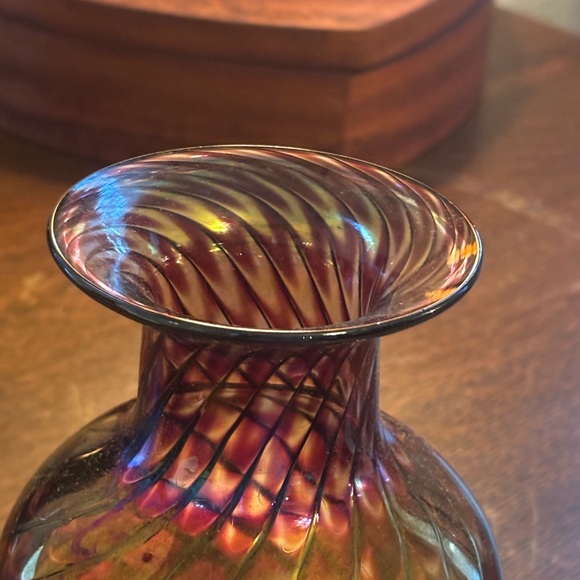 Signed Arnold Larson Iridescent Art Glass Vase 6” - Picture 3 of 6